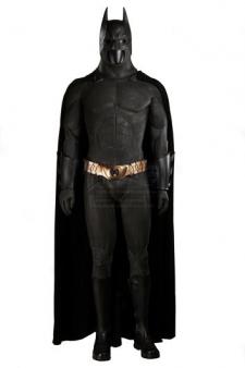 BATMAN BEGINS (2005) - Batman's Batsuit