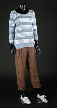 EVEREST (2015) - Peach Weathers' (Robin Wright) Costume