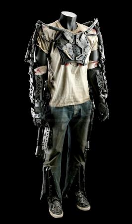 ELYSIUM (2013) - Max's (Matt Damon) Costume and HULC Suit