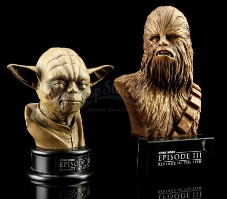 STAR WARS: REVENGE OF THE SITH (2005) - Yoda and Chewbacca Statue Crew Gifts